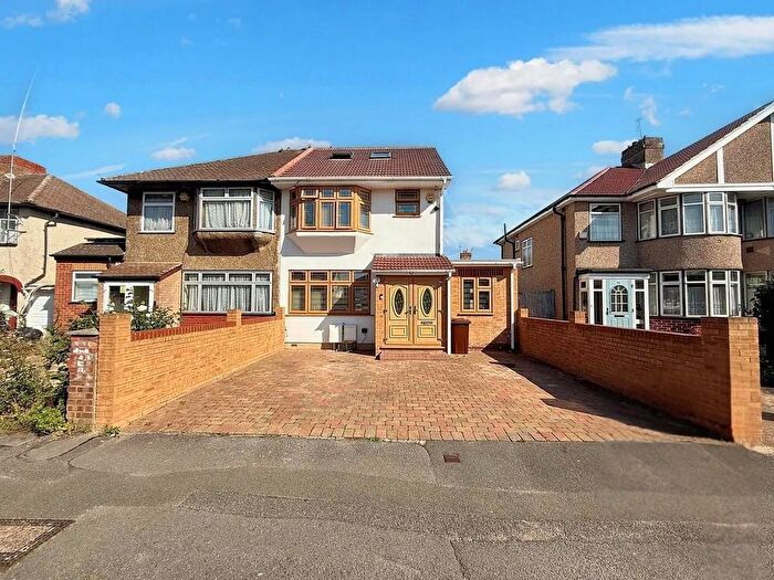 5 Bedroom Semi Detached House For Sale In Oxford Avenue, Hayes, UB3