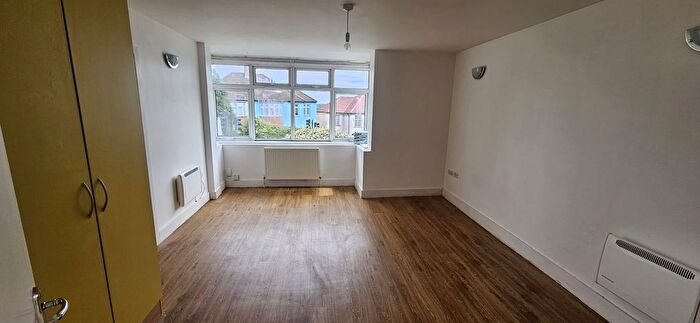 1 Bedroom Flat To Rent In South Norwood Hill, South Norwood, SE25