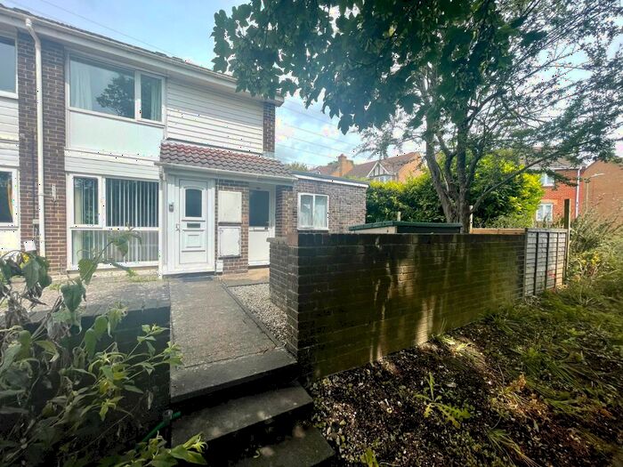 1 Bedroom Maisonette To Rent In Waltham Close, Portchester, Fareham, PO16