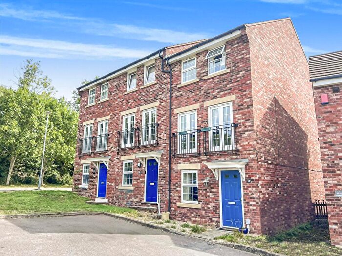 3 Bedroom End Of Terrace House For Sale In Ashleworth Road, Redhouse, Swindon, Wiltshire, SN25