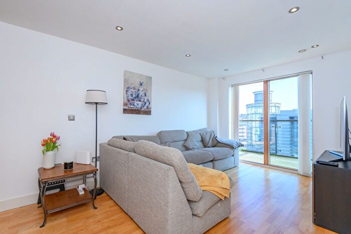 2 Bedroom Flat For Sale In Mackenzie House, Leeds Dock, LS10