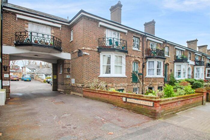 1 Bedroom Retirement Property For Sale In Cambridge Road, Southend-On-Sea, SS1
