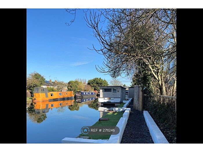 1 Bedroom Houseboat To Rent In Swan Wharf Business Centre, Uxbridge, UB8
