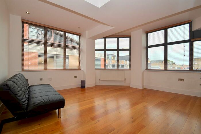 2 Bedroom Apartment To Rent In Curtain Road, Shoreditch, EC2A