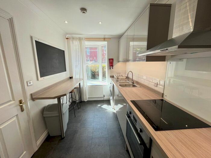 4 Bedroom Terraced House To Rent In Hillsborough Avenue, Exeter, EX4