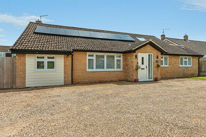 4 Bedroom Detached Bungalow For Sale In The Sheeplands, Sherborne, DT9