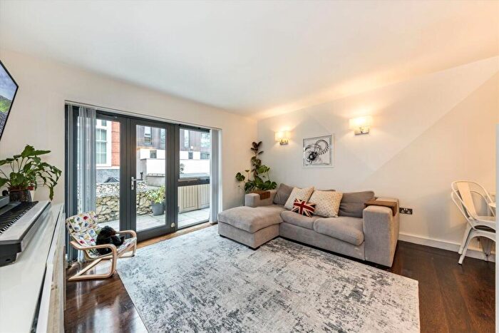 2 Bedroom Flat For Sale In Morton Road, East Canonbury, N1