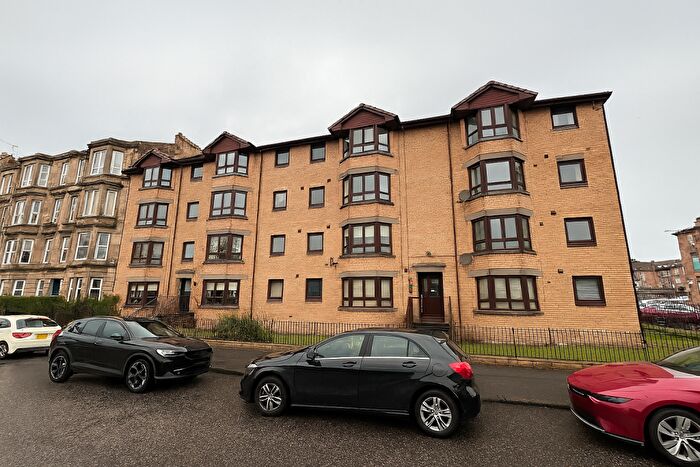 2 Bedroom Flat To Rent In Meadowpark Street, Dennistoun, G31