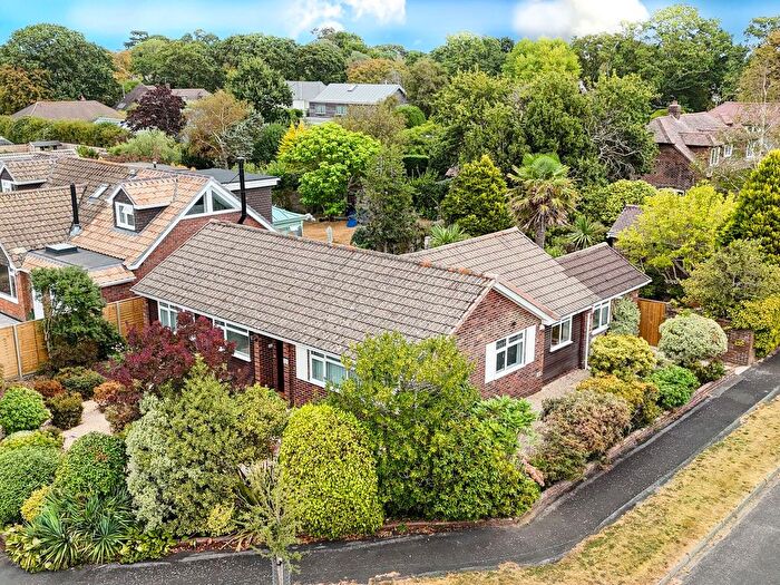 3 Bedroom Bungalow For Sale In Newbridge Way, Pennington, Lymington, SO41