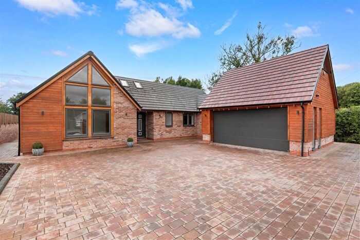 4 Bedroom Detached Bungalow For Sale In Haye Lane, Mappleborough Green, B80