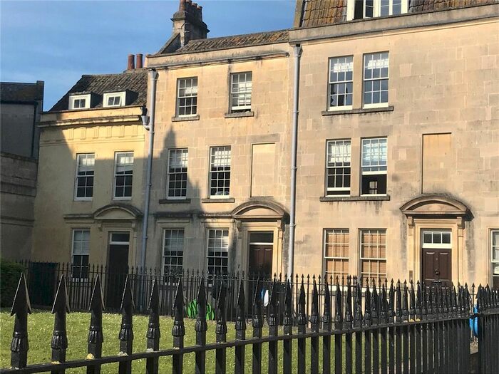 2 Bedroom Flat To Rent In Beauford Square, Bath, Somerset, BA1
