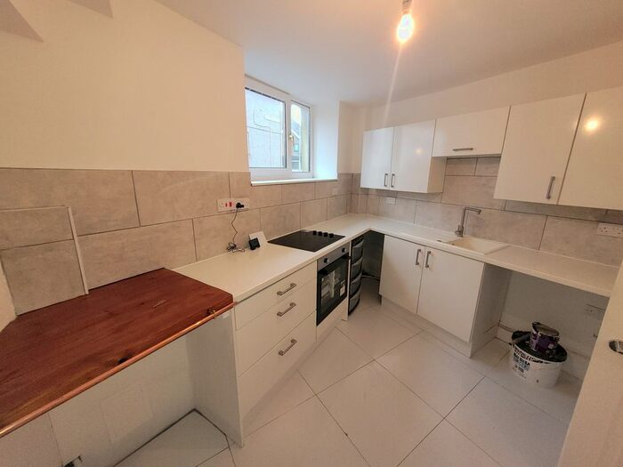 3 Bedroom End Of Terrace House To Rent In Cardonnel Road, Skewen, Neath, SA10