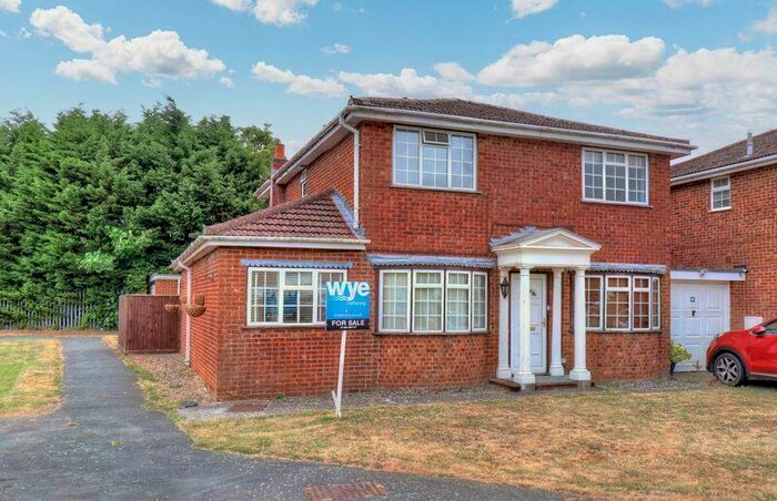 4 Bedroom Detached House To Rent In Fowlers Farm Road, Stokenchurch, HP14