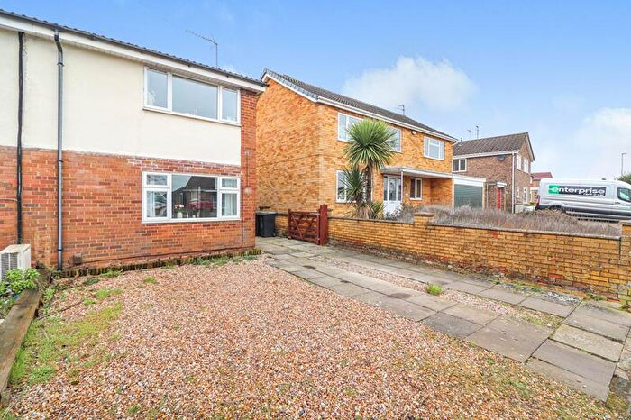 3 Bedroom Semi-Detached House To Rent In Whitefriars, Rushden, NN10