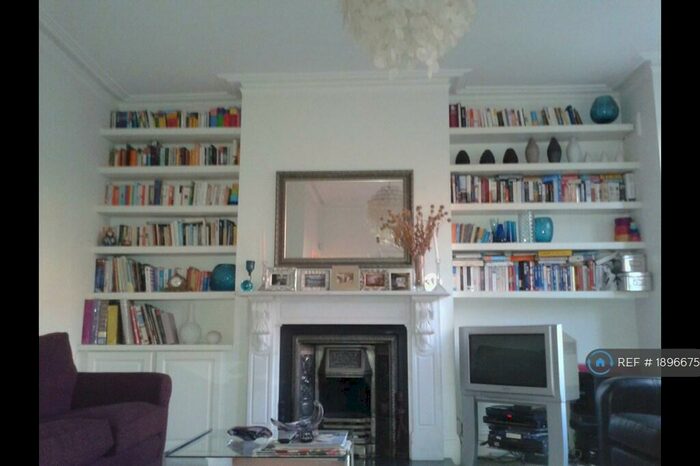 3 Bedroom Flat To Rent In Crouch End, London, N4