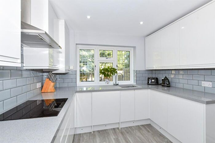 4 Bedroom Detached House For Sale In Rocks Close, East Malling, West Malling, Kent, ME19