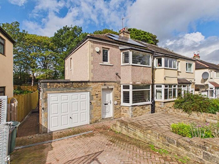 3 Bedroom Semi Detached House For Sale In Grosvenor Road, Shipley, BD18