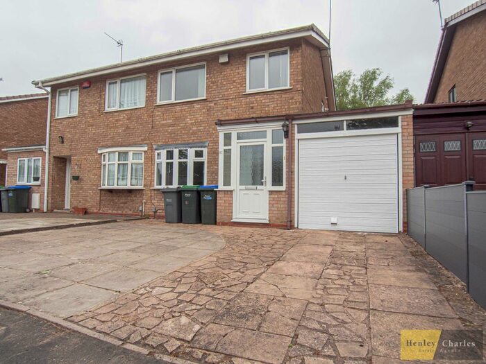 3 Bedroom Semi-Detached House To Rent In Walcot Drive, Great Barr, Birmingham, B43