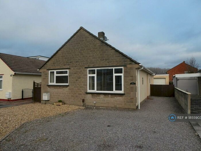 2 Bedroom Bungalow To Rent In Severn Avenue, Swindon, SN25