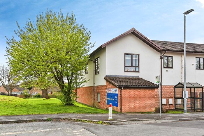 2 Bedroom Flat For Sale In Forest Road, Frome, BA11