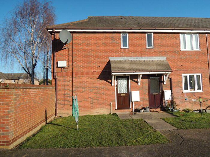 1 Bedroom Flat To Rent In Highwoods, CO4