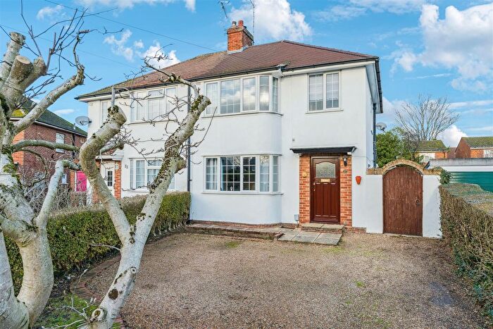 3 Bedroom Semi Detached House For Sale In Sish Lane, Stevenage, SG1