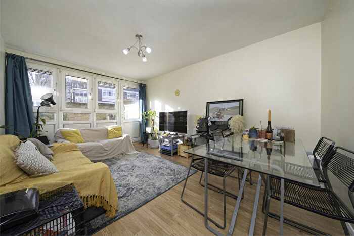2 Bedroom Apartment For Sale In Hoxton Street, London, N1