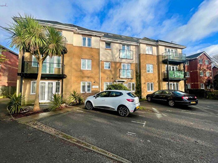 2 Bedroom Flat To Rent In Richmond Park Road, Charminster -, P07