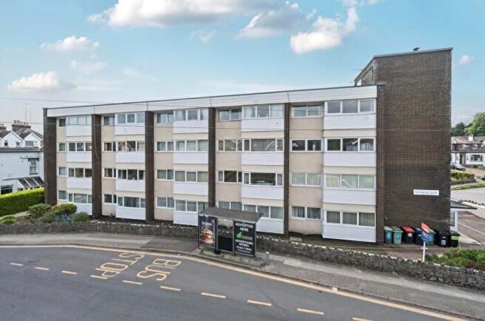 2 Bedroom Flat For Sale In New Road, Brixham, TQ5