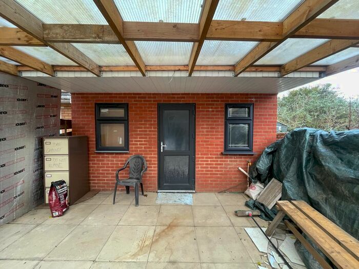 Studio To Rent In Overton Road, London, E10