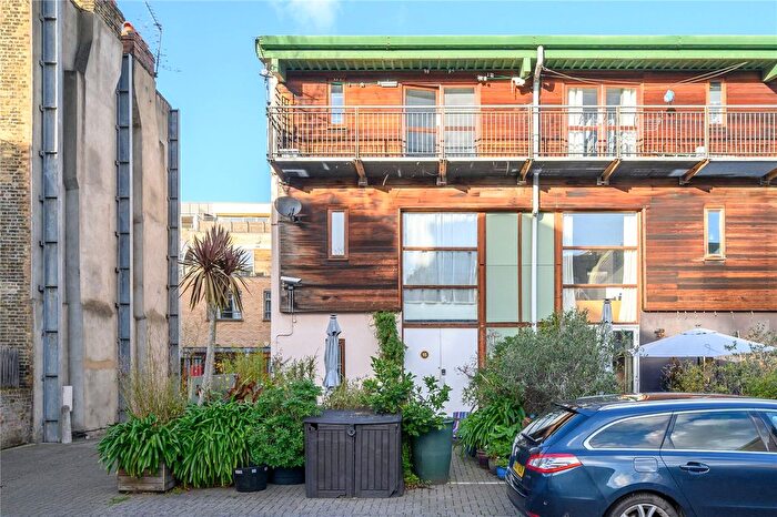 3 Bedroom End Terrace House For Sale In Ellingfort Road, London, E8