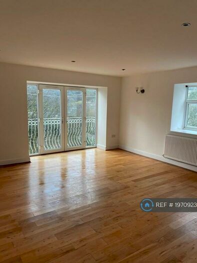 2 Bedroom Flat To Rent In The Old Museum, Halifax, HX3