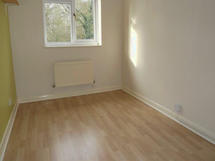 3 Bedroom House To Rent In Chineham, RG24