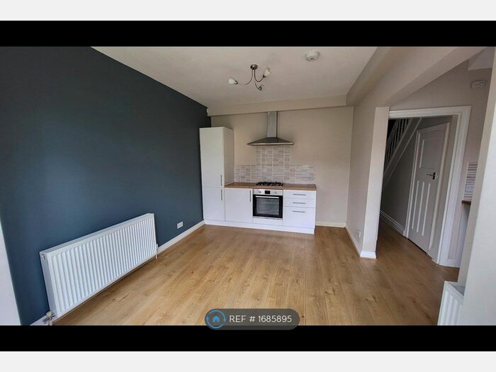 3 Bedroom Semi-Detached House To Rent In Ripley Avenue, Stockport, SK2