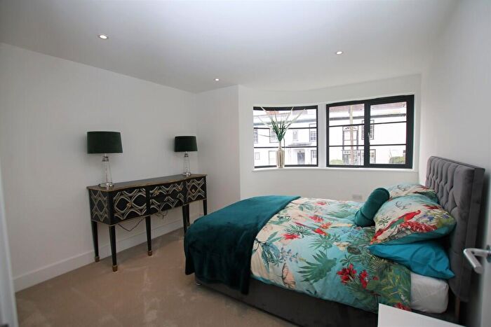 2 Bedroom Apartment For Sale In Stortford Road, Dunmow, CM6