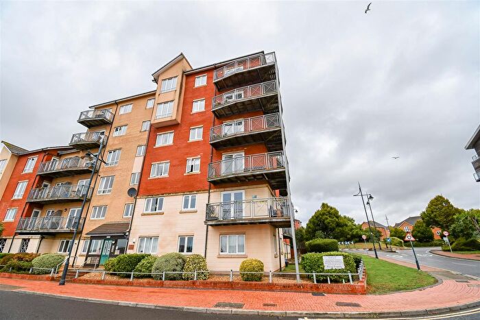 2 Bedroom Flat For Sale In Y Rhodfa, Barry, CF63