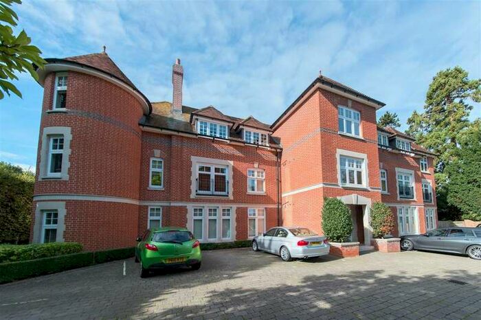 2 Bedroom Apartment To Rent In New Dover Road, Canterbury, CT1