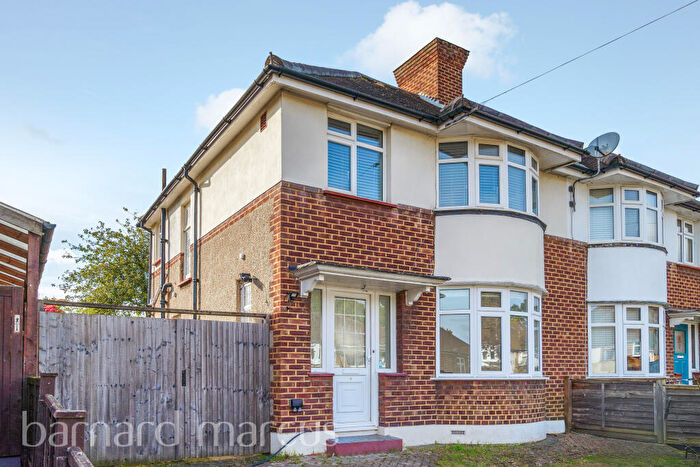 3 Bedroom House To Rent In Elmbridge Avenue, Surbiton, KT5