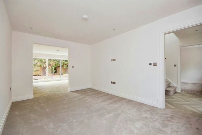 4 Bedroom Detached House For Sale In Nags Mews, Nags Head Lane, Brentwood, CM14