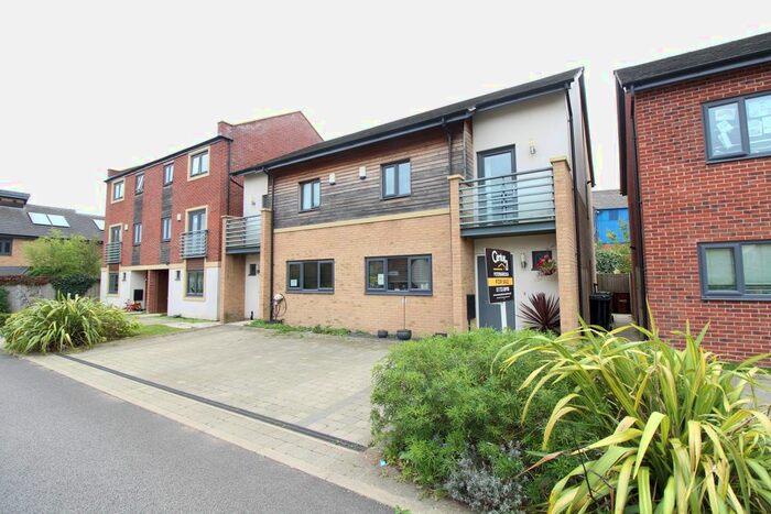 3 Bedroom Semi-Detached House To Rent In Hawksbill Way, Peterborough, PE2