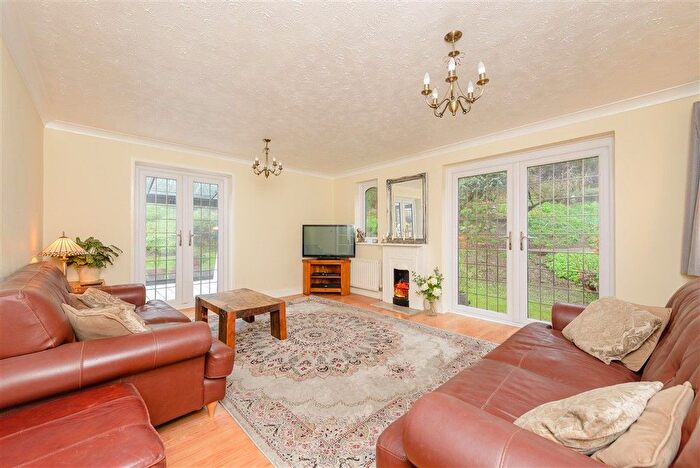 3 Bedroom Detached House For Sale In The Sandpipers, Gravesend, Kent, DA12