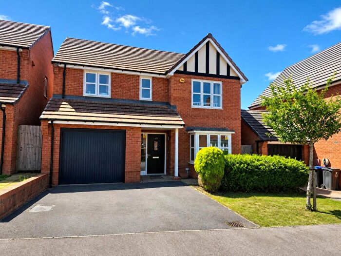 4 Bedroom Detached House For Sale In Courtney Close, Hunsbury Hill, Northampton, NN4