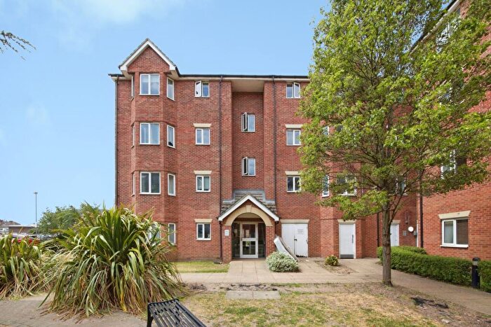2 Bedroom Flat For Sale In London Road, Romford, RM7