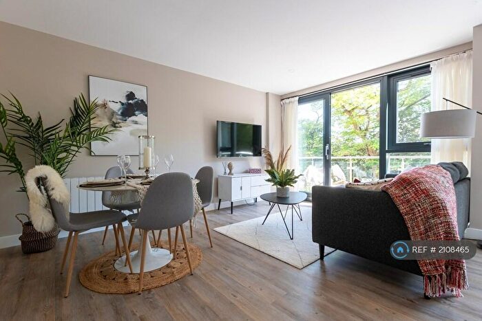 2 Bedroom Flat To Rent In The Glass House, Hull, HU1