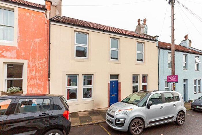 3 Bedroom Terraced House For Sale In St. Werburghs Park | St. Werburghs, BS2