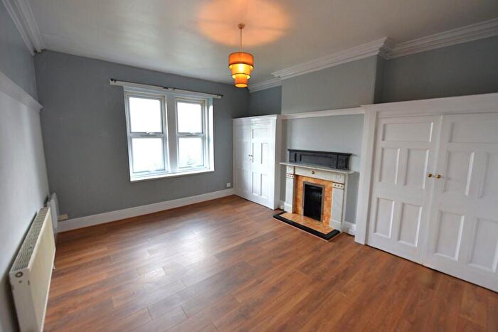 1 Bedroom Flat To Rent In Otley Road Flat, LS16