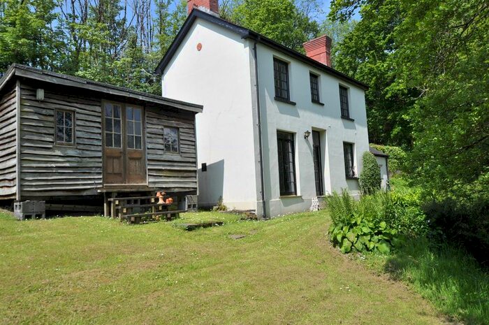 2 Bedroom Detached House For Sale In Llangain, Carmarthen, SA33