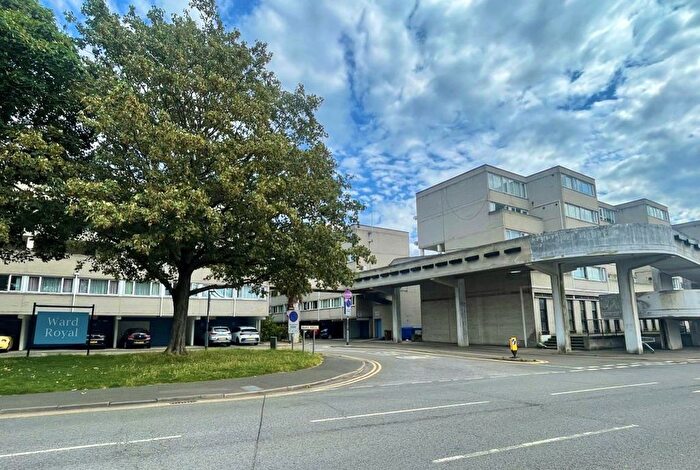 1 Bedroom Flat To Rent In Athlone Square, Windsor, SL4