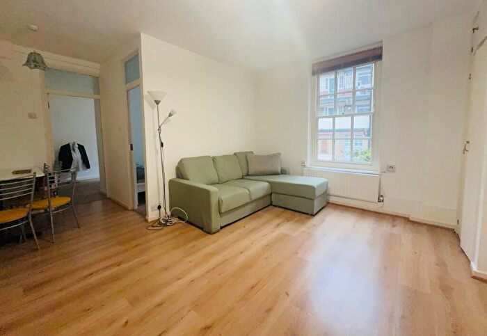 2 Bedroom Apartment For Sale In Bourne Estate, Farringdon, London, EC1N