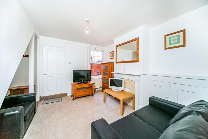 1 Bedroom Flat To Rent In Norfolk Road, Reading, RG30